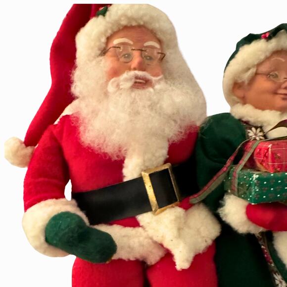 1994 Holiday Creations Animated Santa & Mrs. Claus on Wooden Bench – Santa Moves - Picture 7 of 12